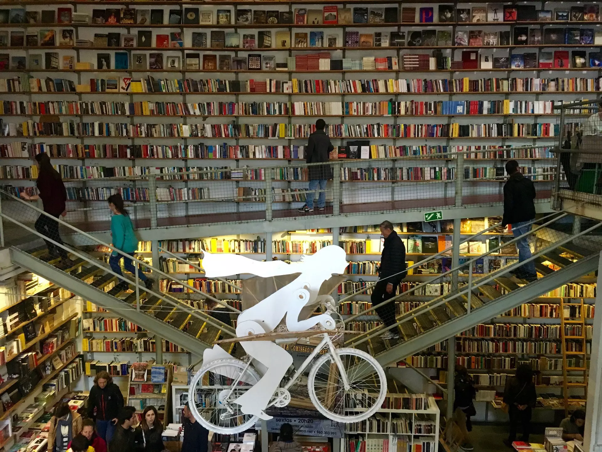 Ler Devagar Bookstore in Lisbon. Alex Butler/Lonely Planet