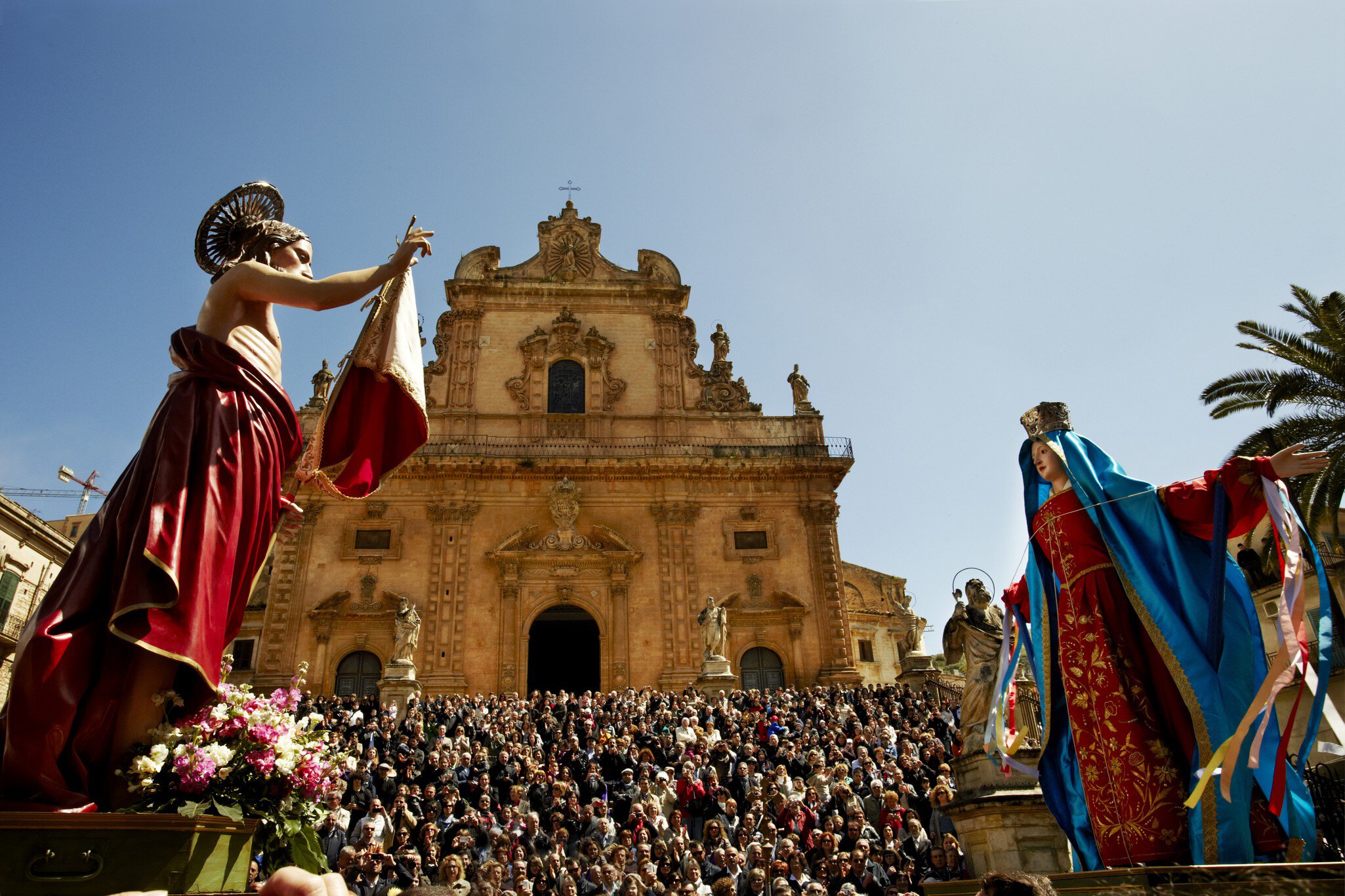 People gathered on steps of San Pietro for Madonna Vasa Vasa celebration on Easter Sunday.