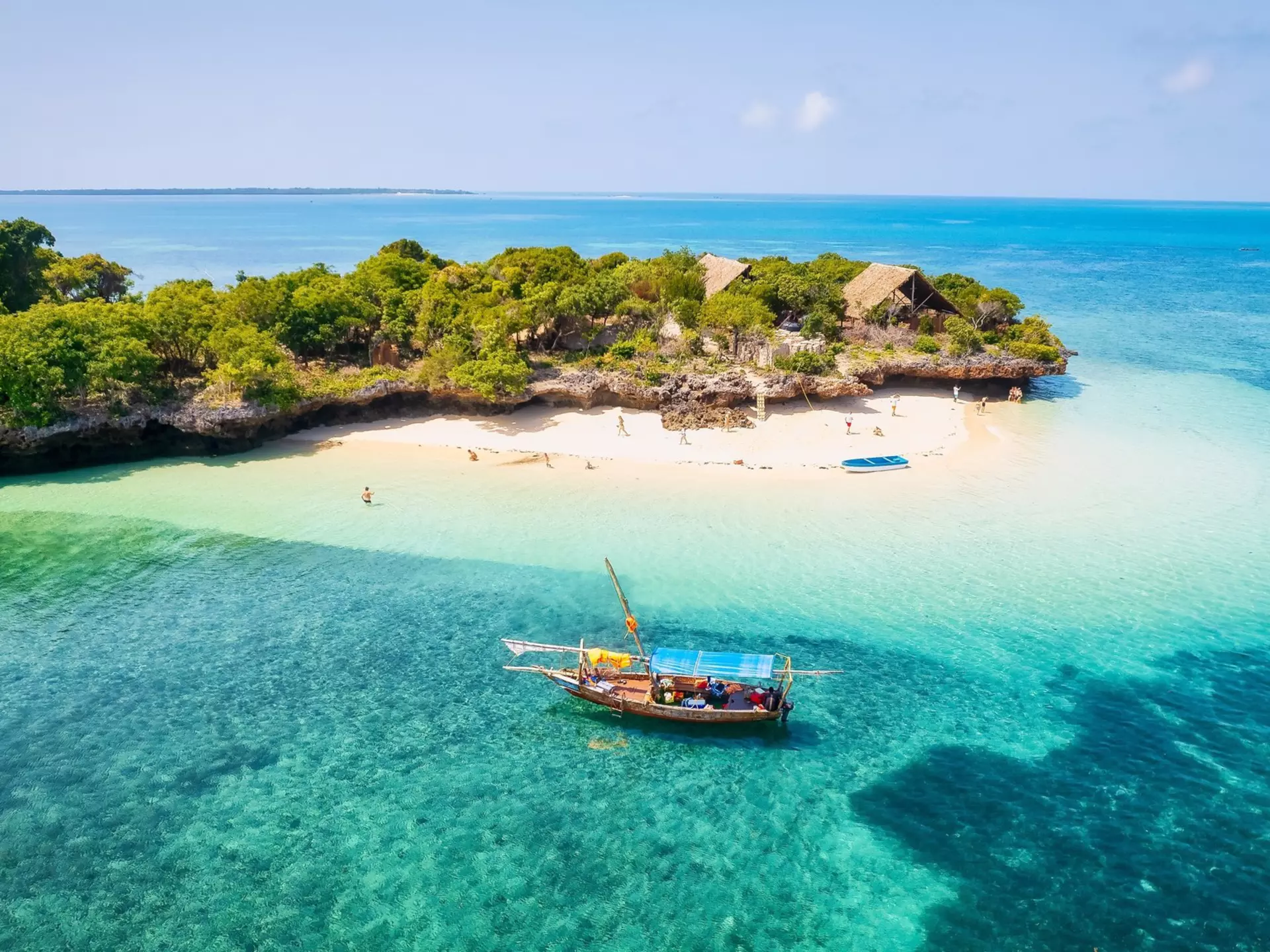 Exploring the beaches and islands on Tanzania’s coast offers a fascinating taste of the Swahili world © Shutterstock