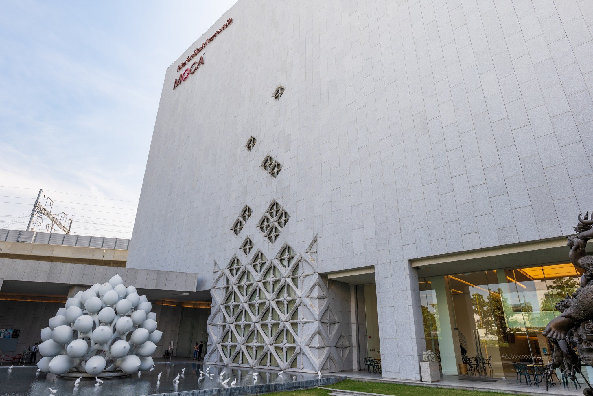 Bangkok, Thailand - December 2021: Museum of Contemporary Art (MOCA BANGKOK) , Bangkok, Thailand. The Museum is privately owned by business executive Boonchai Bencharongkul, and was opened in 2012, License Type: media, Download Time: 2026-02-10T07:53:32.000Z, User: claramonitto, Editorial: true, purchase_order: 56530 - Guidebooks, job: Global Publishing-WIP, client: Thailand 20, other: Clara Monitto
