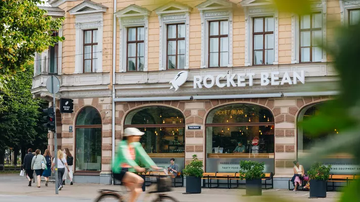  Rocket Bean's Raiņa Bulvāris shop.