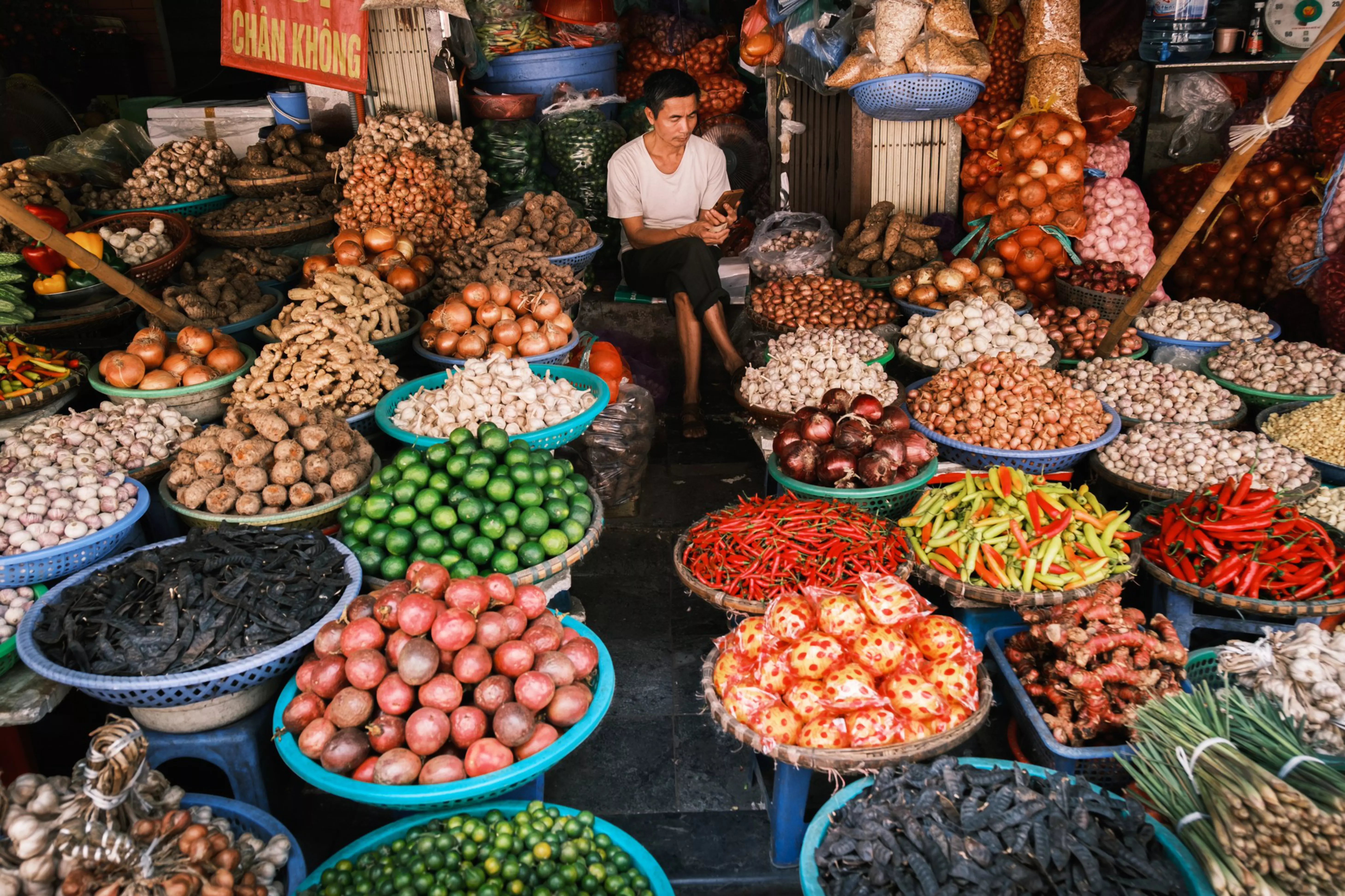 Food tour in the Dong Xuan Market in Hanoi, Vietnam