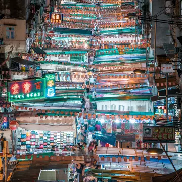 The shopping world in Hong Kong is vast – check out our tips for getting the best bang for your buck. DuKai photographer / Lonely Planet