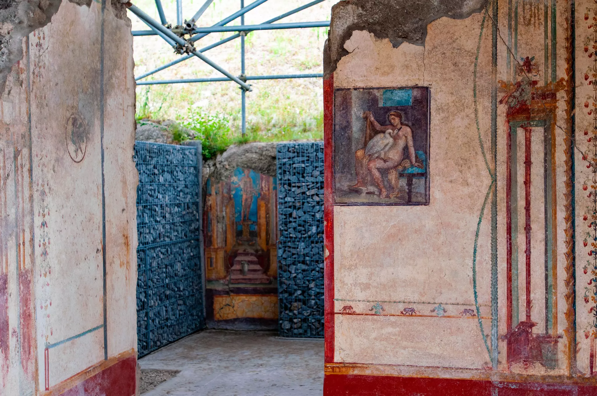 One house in the Regio V sector of Pompeii takes its name from a gorgeously restored fresco of Leda and the Swan © ramona_scarlett / Shutterstock