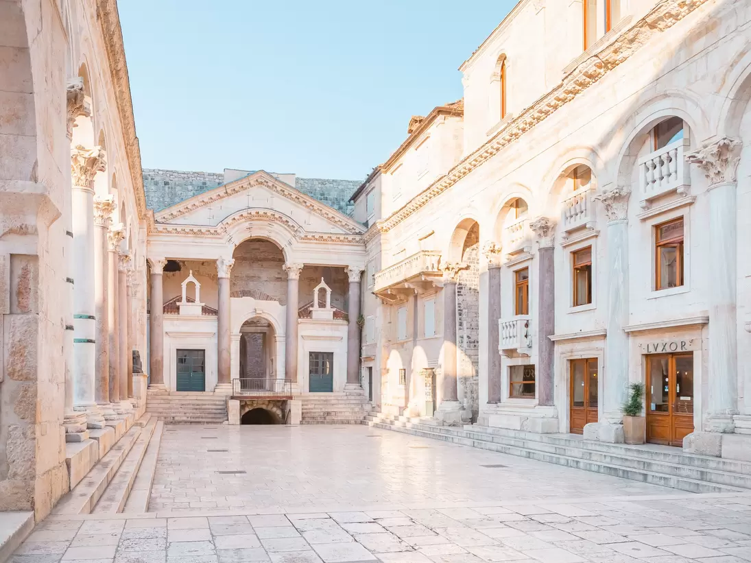 Empty courtyard in Diocletian's Palace ©Niyazz/Shutterstock