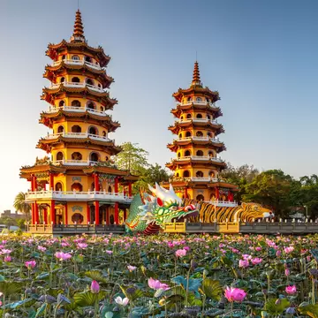 Kaohsiung, Taiwan Lotus Pond's Dragon and Tiger Pagodas  License Type: media  Download Time: 2024-03-13T14:56:13.000Z  User: chrisd_lonelyplanet  Is Editorial: No  purchase_order:   