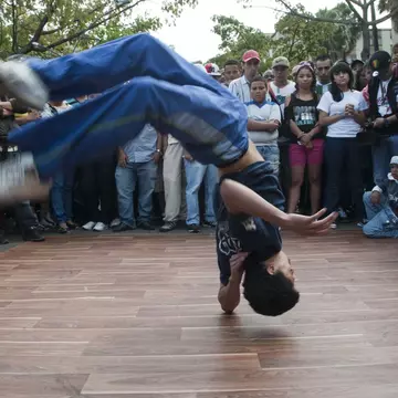 In Medellín’s neighborhoods and leafy parks, there’s always a party going on © RAUL ARBOLEDA / Getty Images