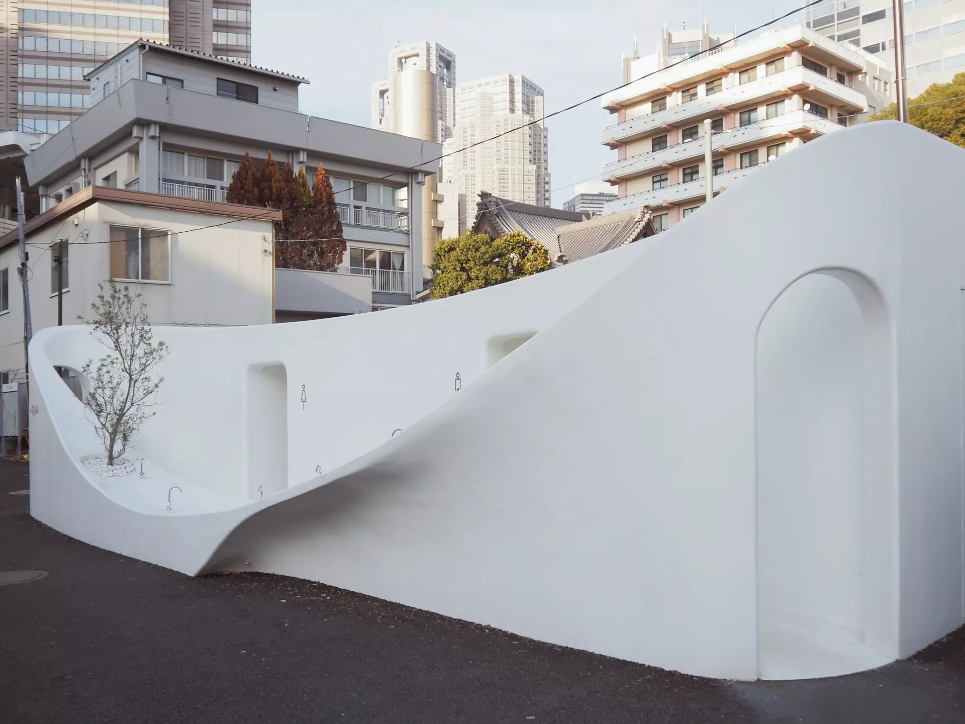 The facilities go opaque when in use © Satoshi Nagare provided by The Nippon Foundation