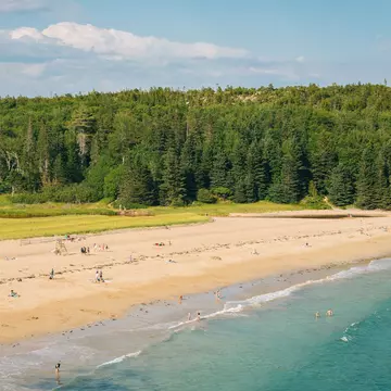 View of the Sand Beach in Acadia National Park, Maine, License Type: media, Download Time: 2025-08-07T15:40:55.000Z, User: rhylton_redventures, Editorial: false, purchase_order: 65050 - Digital Destinations and Articles, job: Lonely Planet , client: wip, other: Rhianydd Hylton