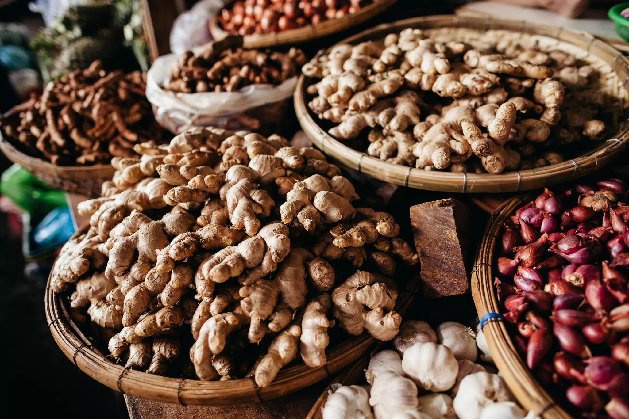 Consumption of ginger root and herbs, raw or in food has been the key to adapt with a new normal ©shevtsovy/Getty Images