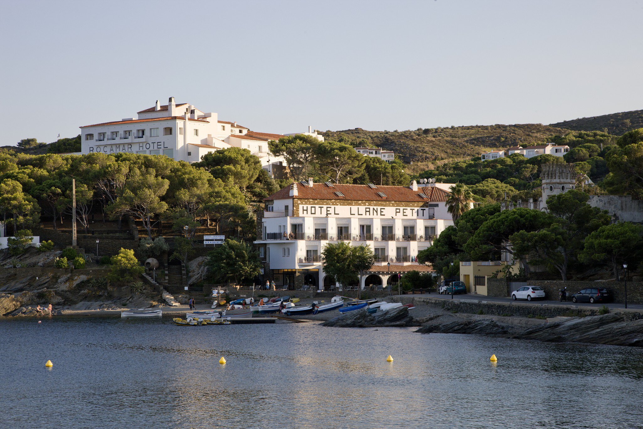 Hotel Llane Petit on waterfront.
