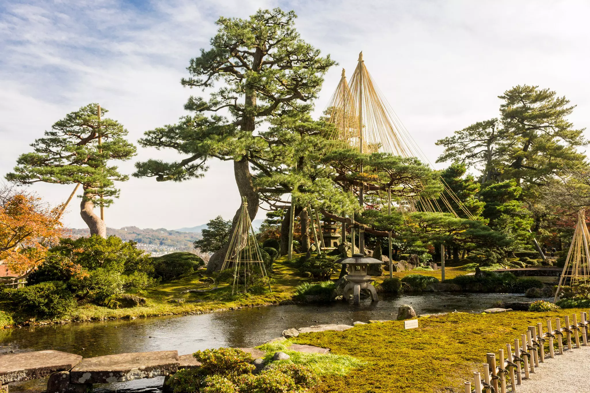 Ishikawa Kenroku-en.jpg