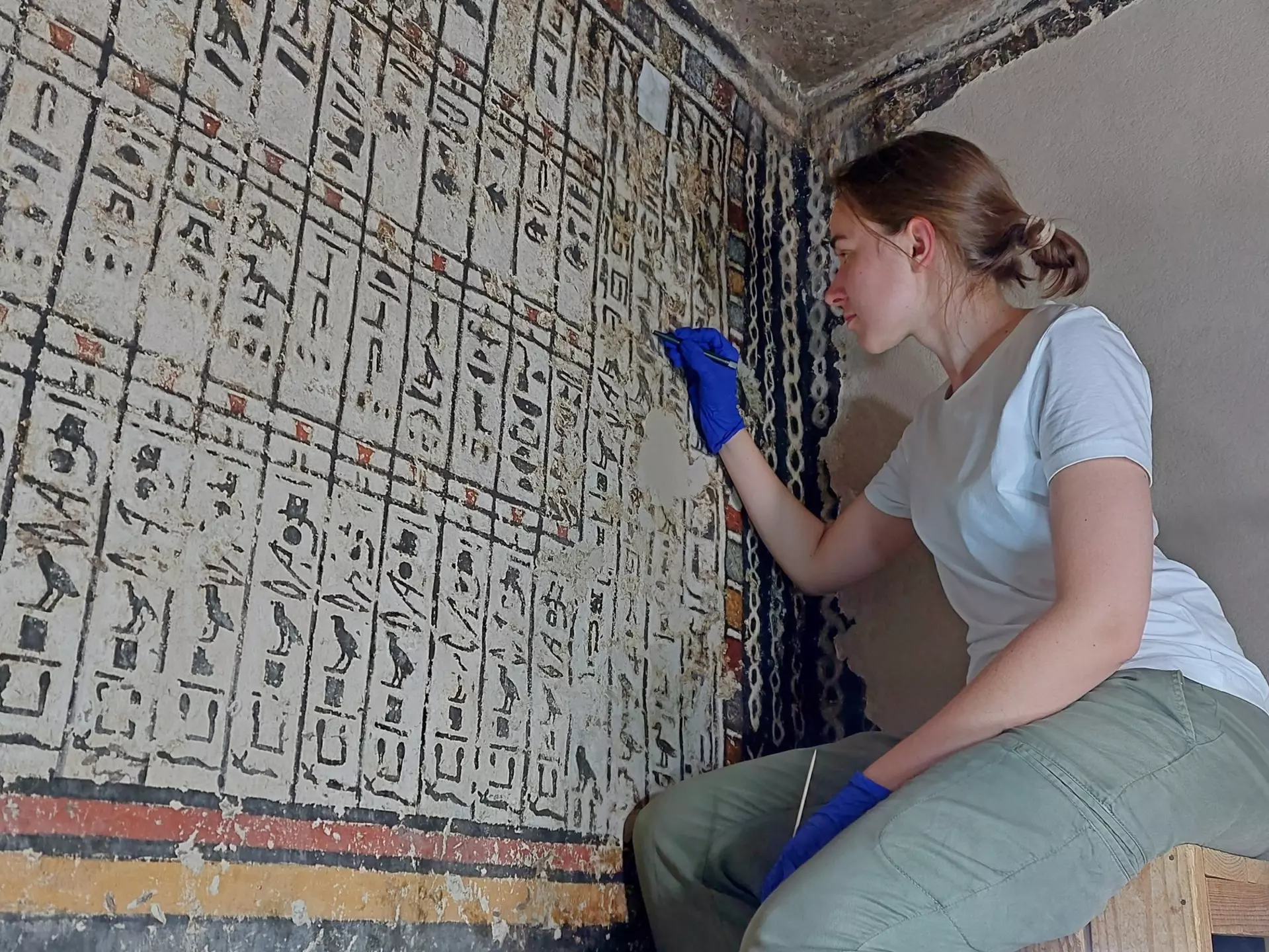 Archaeologists at work in the Tomb of Meru © Anastasiia Stupko-Lubczynska / Polish Centre of Mediterranean Archaeology
