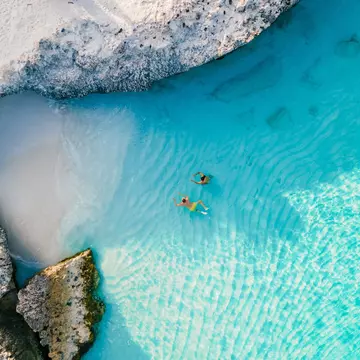 Tres Trapi beach in Aruba. fokke baarssen/Shutterstock