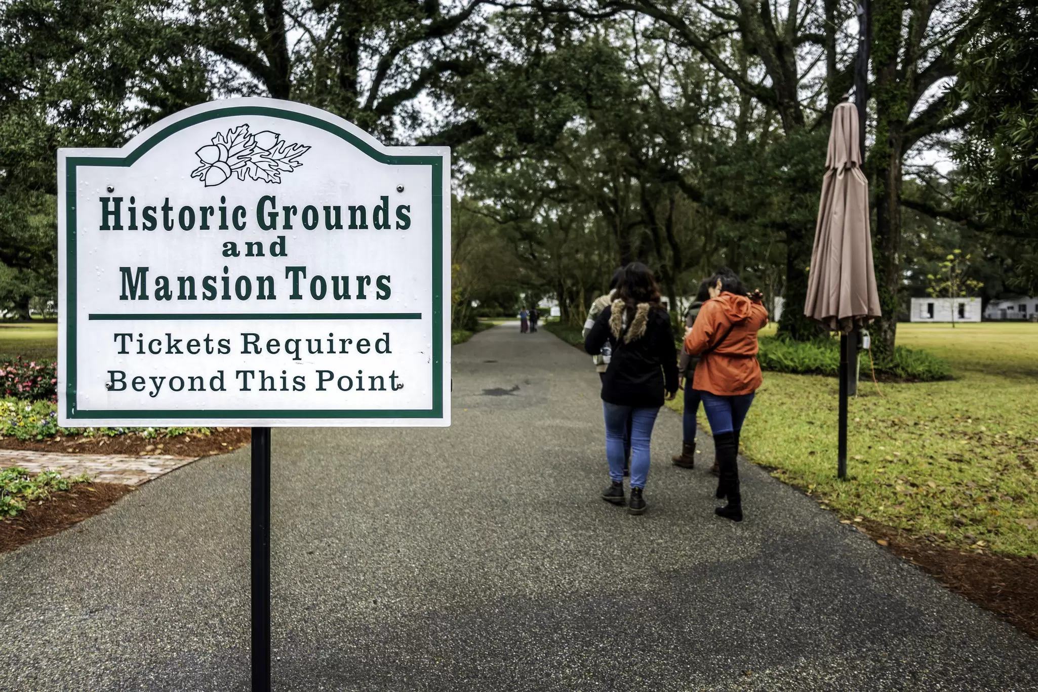 Information signboard near the ticket booth at the Oak Alley Plantation