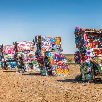 Embrace your inner-artist at Cadillac Ranch © YuniqueB / Shutterstock