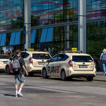 Berlin, 2024, May, 22, Taxi parking spaces in front of Berlin's Ostbahnhof, Germany, License Type: media, Download Time: 2025-11-05T18:09:49.000Z, User: dorota_littlerobindesign, Editorial: true, purchase_order: 56530 - Guidebooks, job: Global Publishing WIP, client: Berlin 13, other: Dorota Michalec