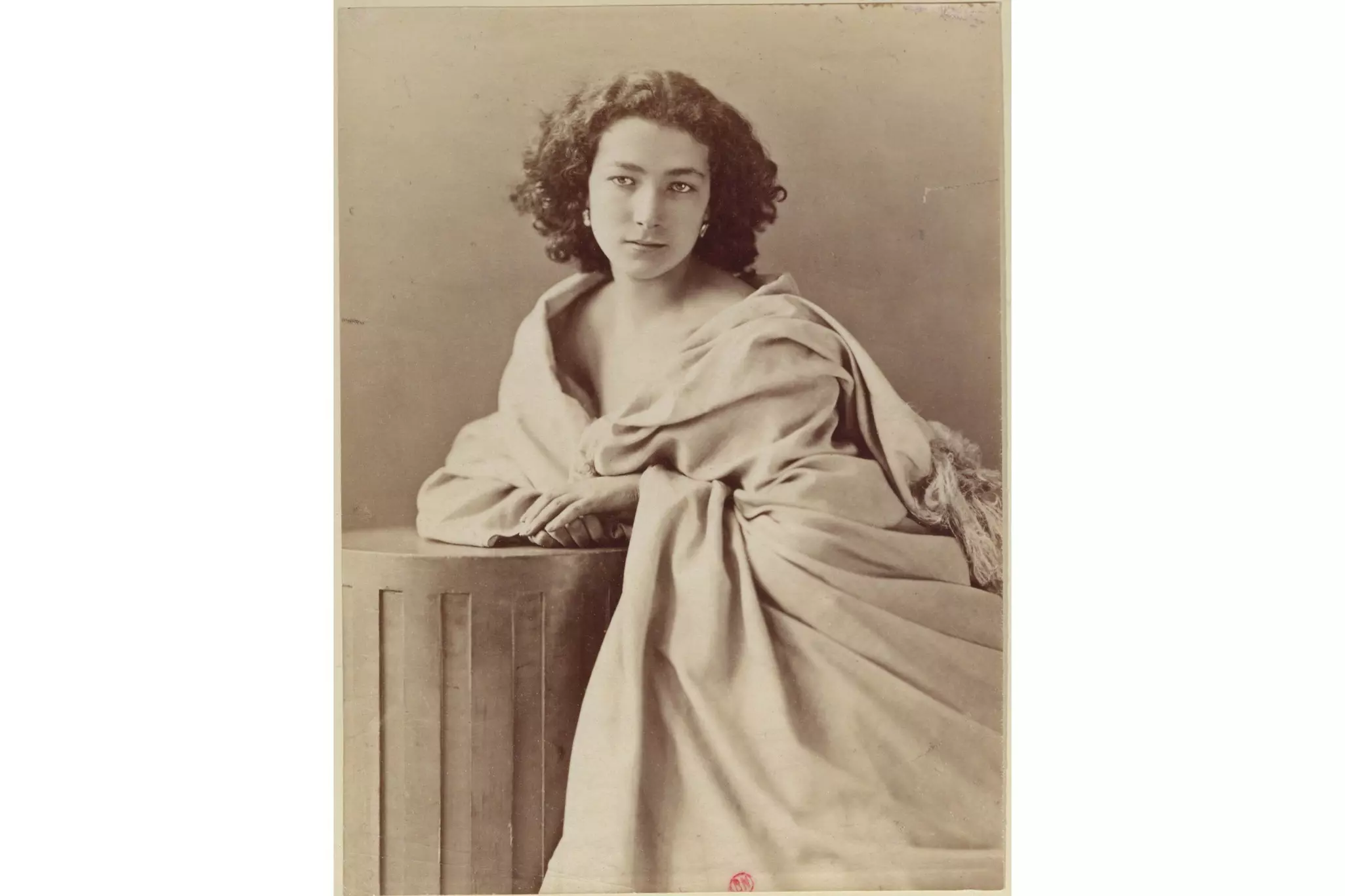 The Petit Palais museum will celebrate the larger-than-life career and legacy of the great Sarah Bernhardt | Félix Nadar, “Sarah Bernhardt” © courtesy Bibliothèque Nationale de France