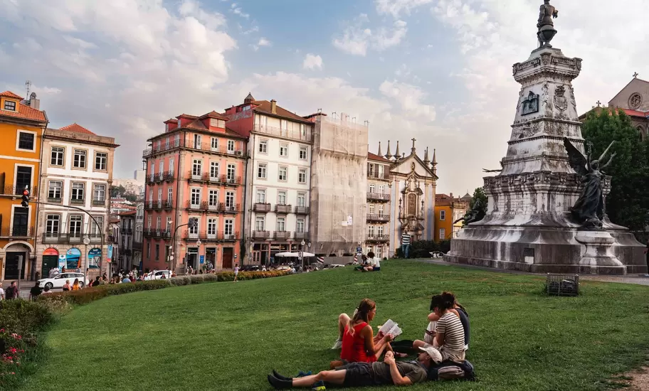 PORTO, PORTUGAL. AUGUST 2025
TOTAL TRIP, APPLE PAY
Porto locals enjoying the Jardim do Infante Dom Henrique