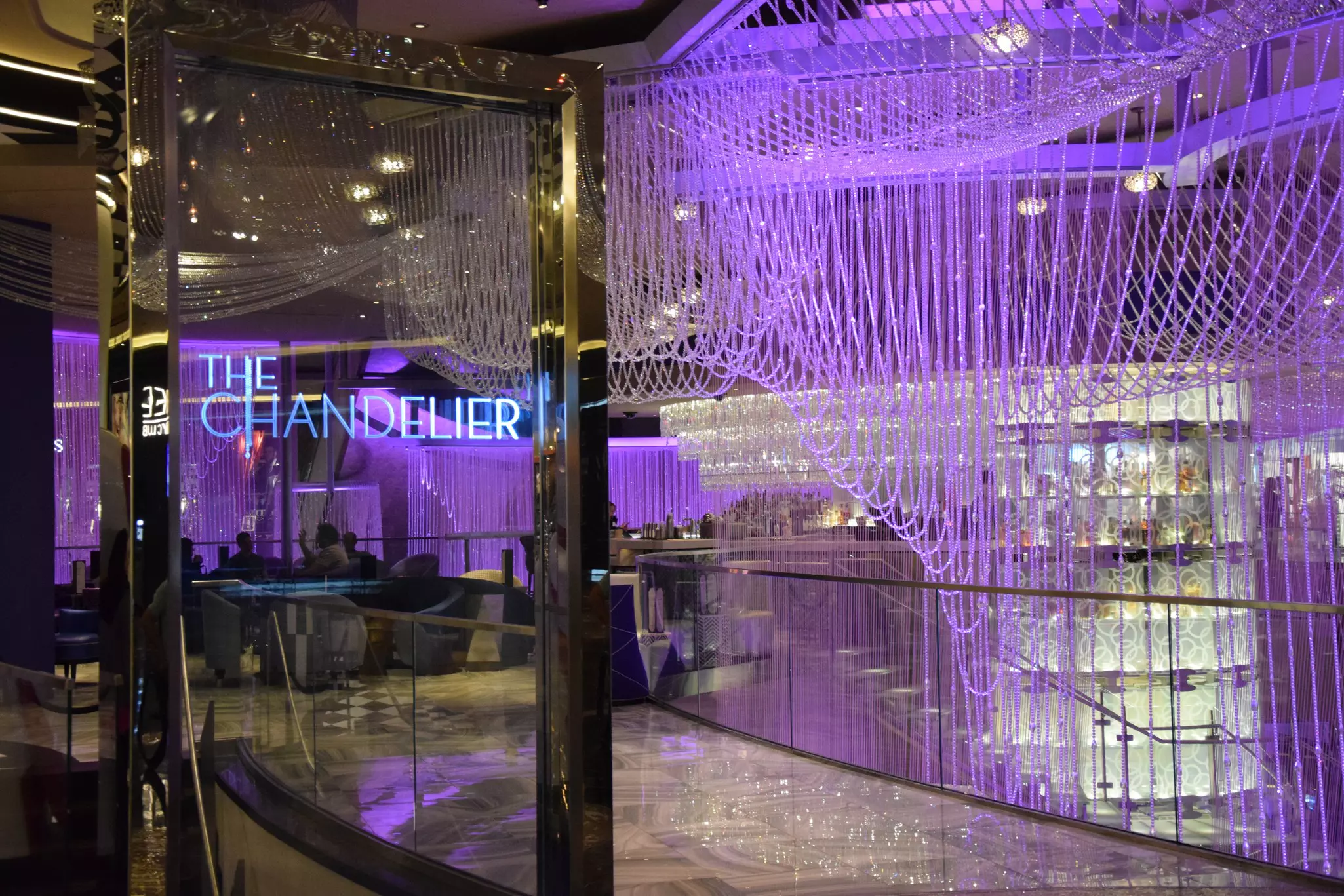 Take a photo (and refreshment) break at the Chandelier Lounge © matteo_it / Shutterstock