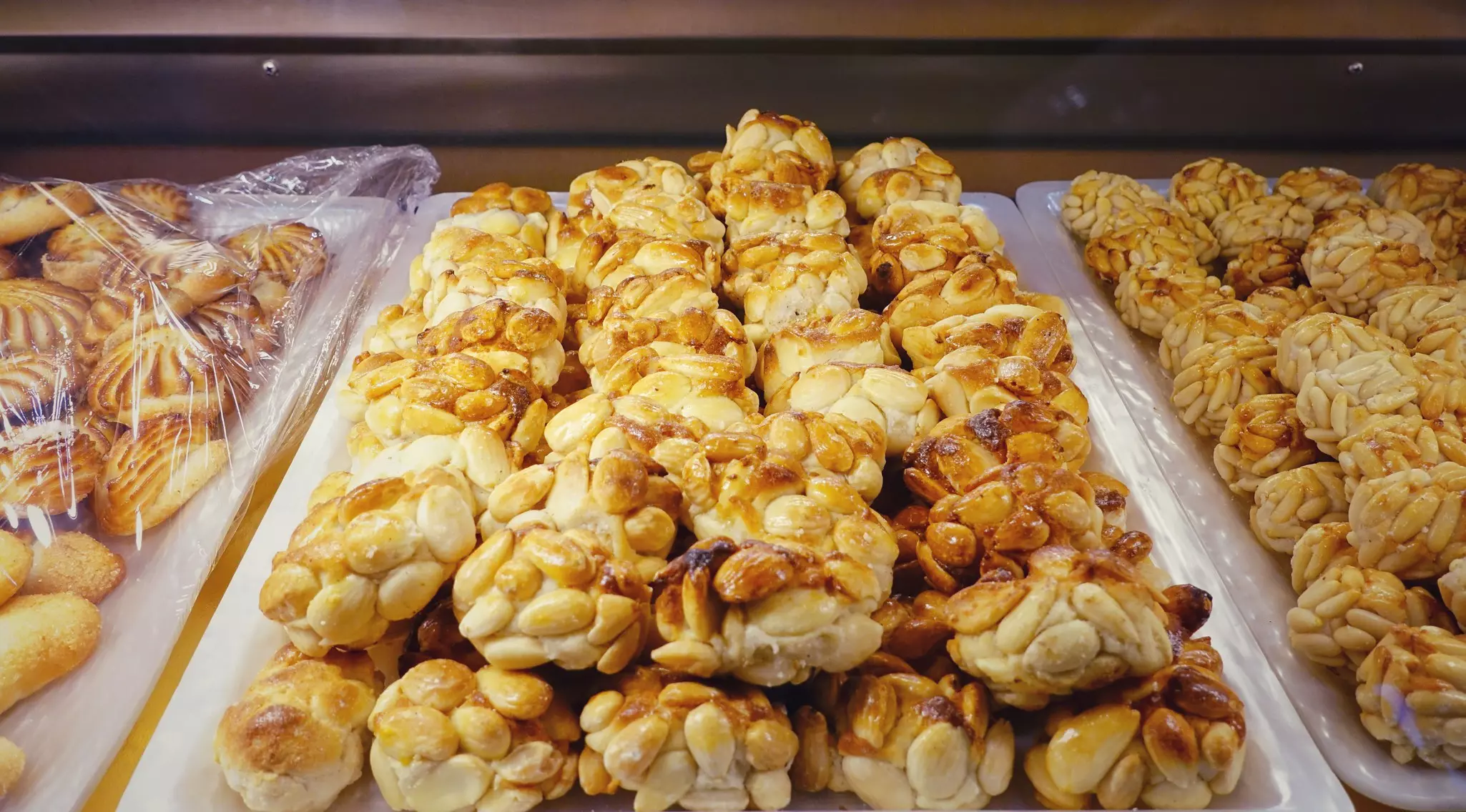 Marzipan in the popular bakery of Santo Tome.