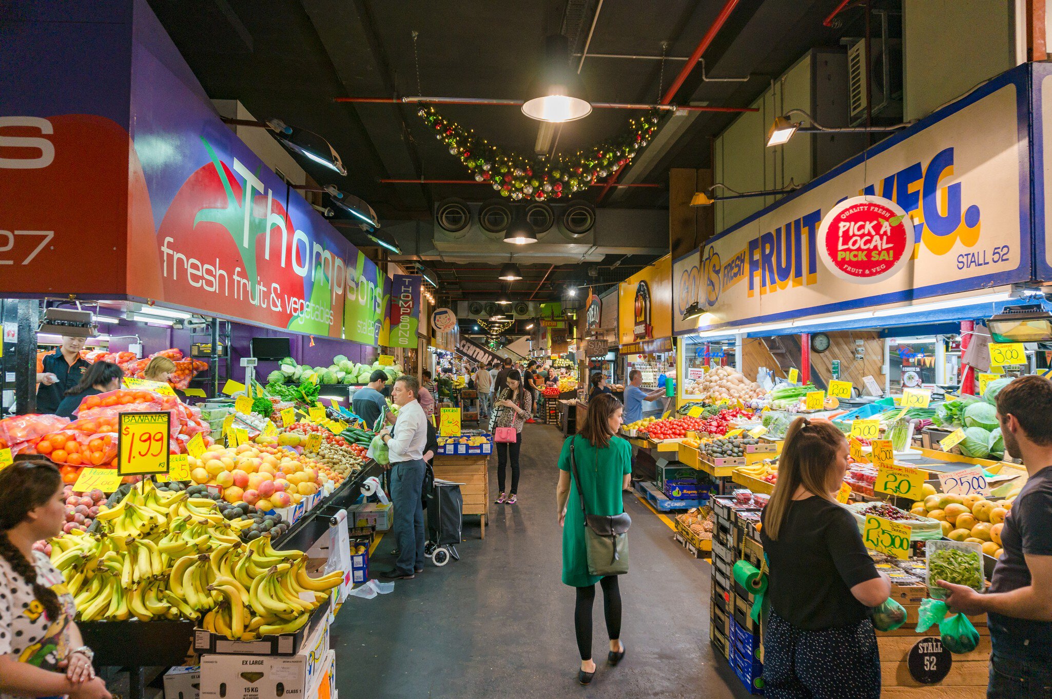 Adelaide, Australia - November 10, 2017: Adelaide Central Market with food stalls full of fresh fruits and vegetables  License Type: media  Download Time: 2021-07-26T03:49:40.000Z  User: mvm_lonelyplanet  Is Editorial: Yes  purchase_order:   