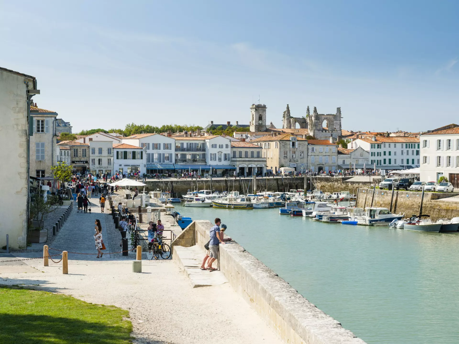 Tourists in the harbour of St-Martin-de-Re, Île de Ré, France