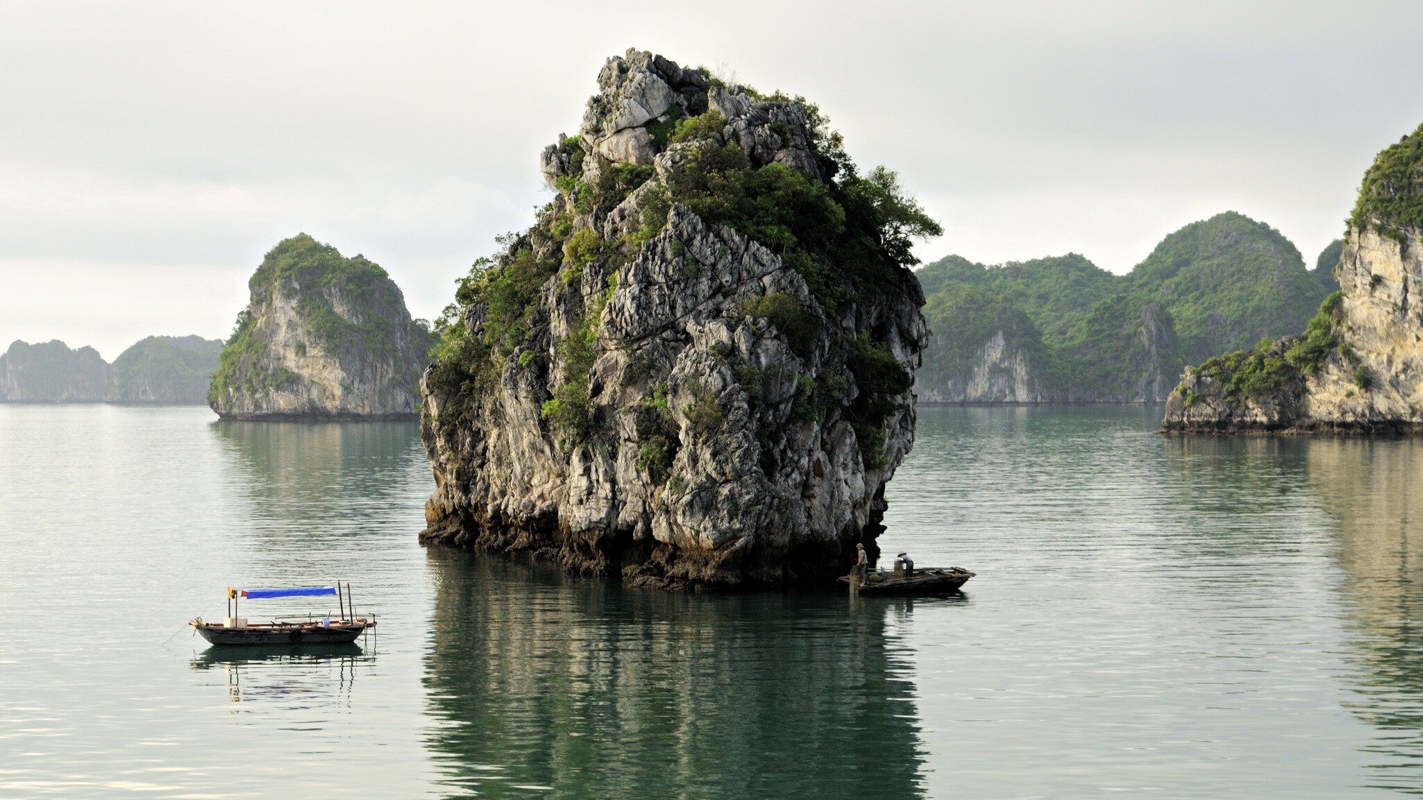 Small local boats and islets in Bai Tu Long.
Getty,  RFC,  People Contemplation Travel Destinations Nautical Vessel Horizontal Outdoors Vietnam Rowboat Rock Formation Island Rock - Object Day Bay of Water Pacific Ocean Vietnamese Culture Color Image Halong Bay North Vietnam Two People Photography Karst Formation Gulf of Tonkin Quang Ninh UNESCO World Heritage Site Qu?ng Ninh,  Boat,  Cliff,  Coast,  Island,  Land,  Nature,  Outdoors,  Person,  Promontory,  Scenery,  Sea,  Shoreline,  Vehicle,  Water
Small local boats and islets in Bai Tu Long.
People Contemplation Travel Destinations Nautical Vessel Horizontal Outdoors Vietnam Rowboat Rock Formation Island Rock - Object Day Bay of Water Pacific Ocean Vietnamese Culture Color Image Halong Bay North Vietnam Two People Photography Karst Formation Gulf of Tonkin Quang Ninh UNESCO World Heritage Site Quảng Ninh