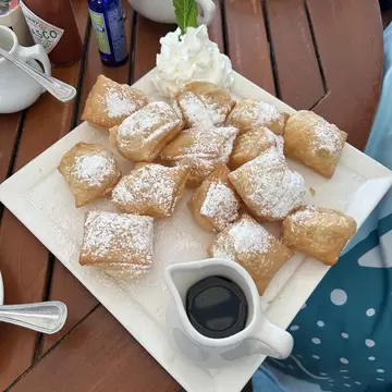 Beignets at Beachcomber Cafe, Newport Beach