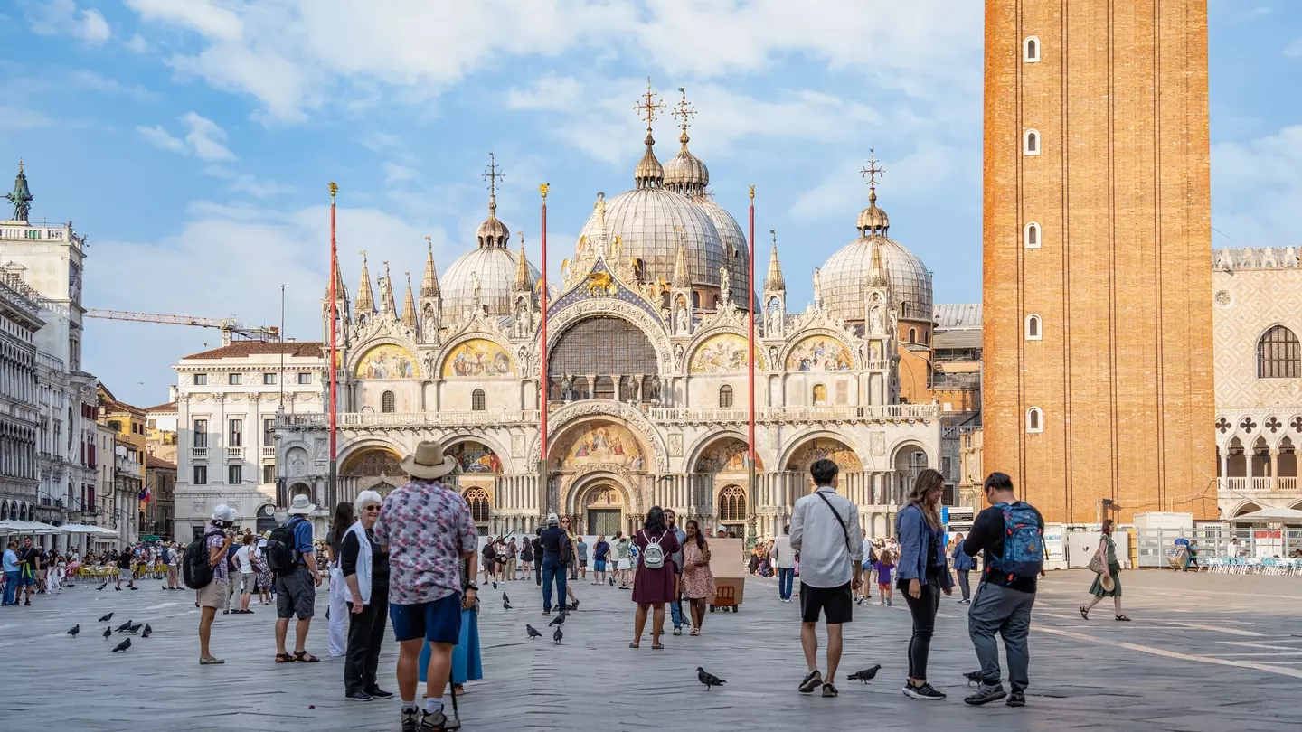 Venice with crowds.jpg