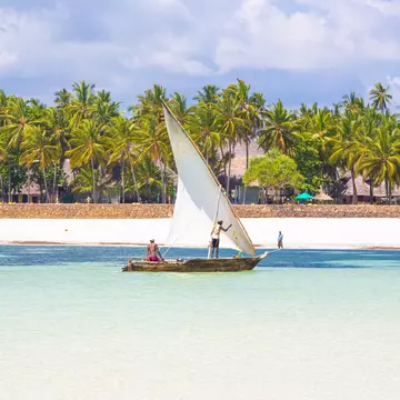 A dhow sailing near Diani Beach, Kenya. Anski21/Shutterstock