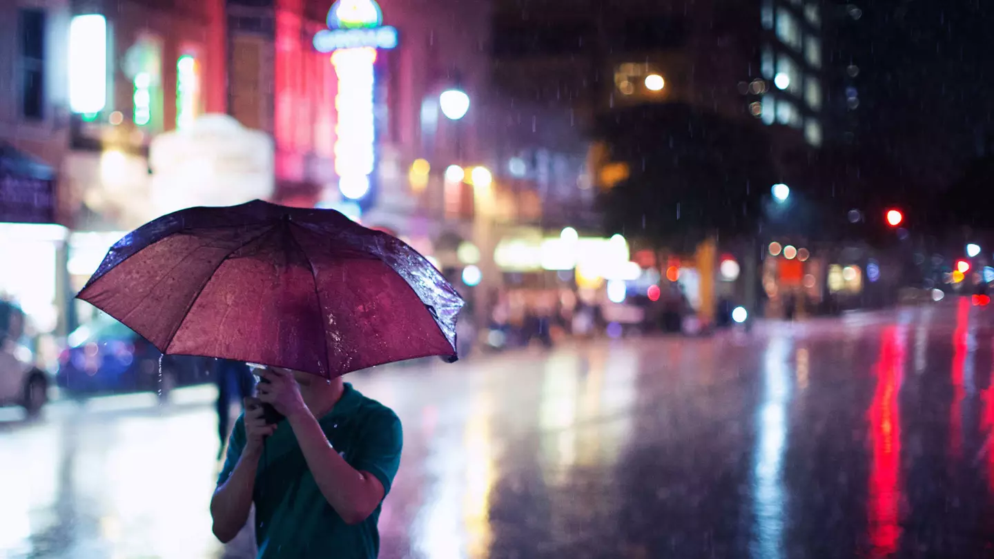 Rain and cold temperatures don't dampen the spirit of Austin © VAILLANCOURT PHOTOGRAPHY / Getty Images