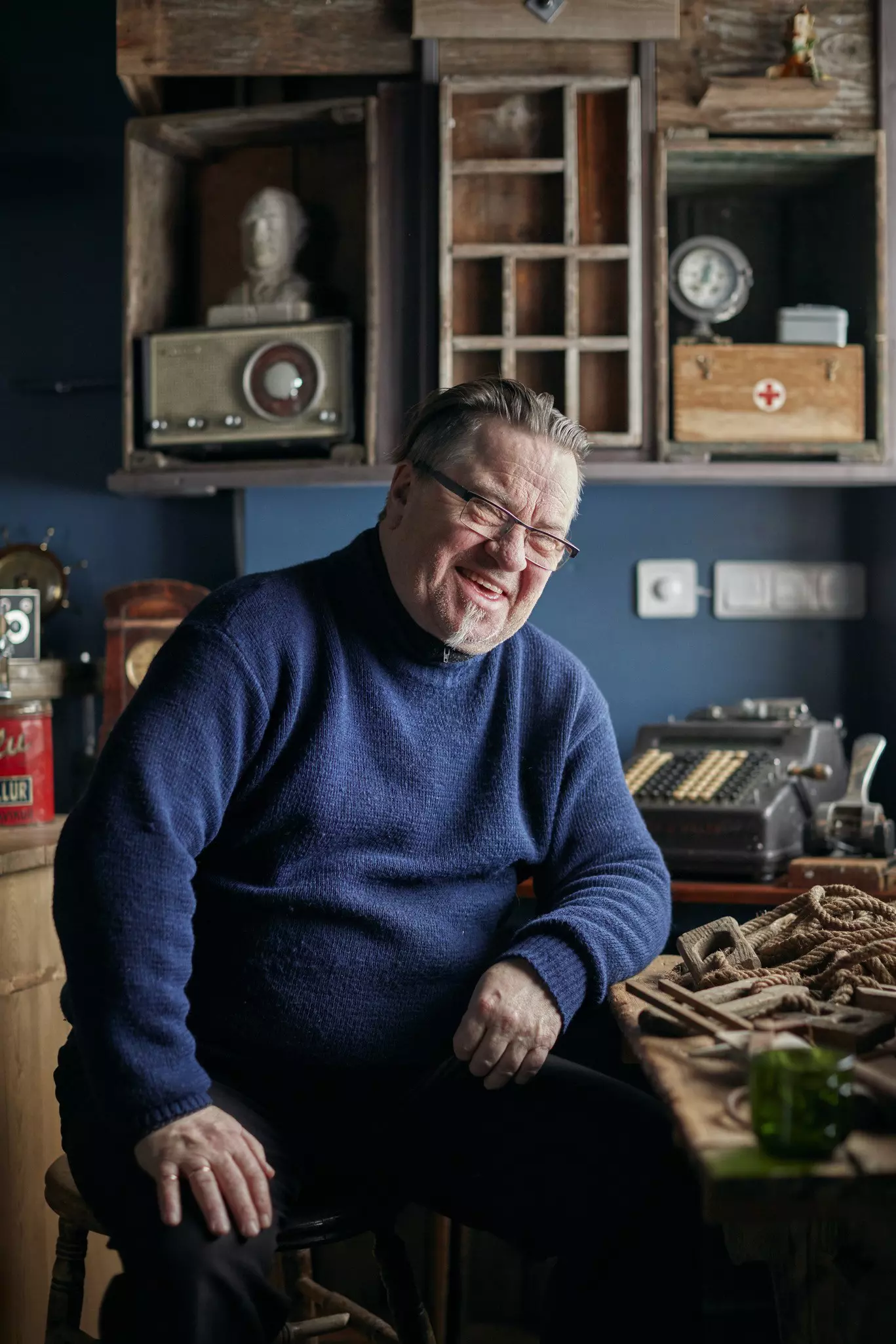 A picture of the Glass Lodge in the Icelandic countryside