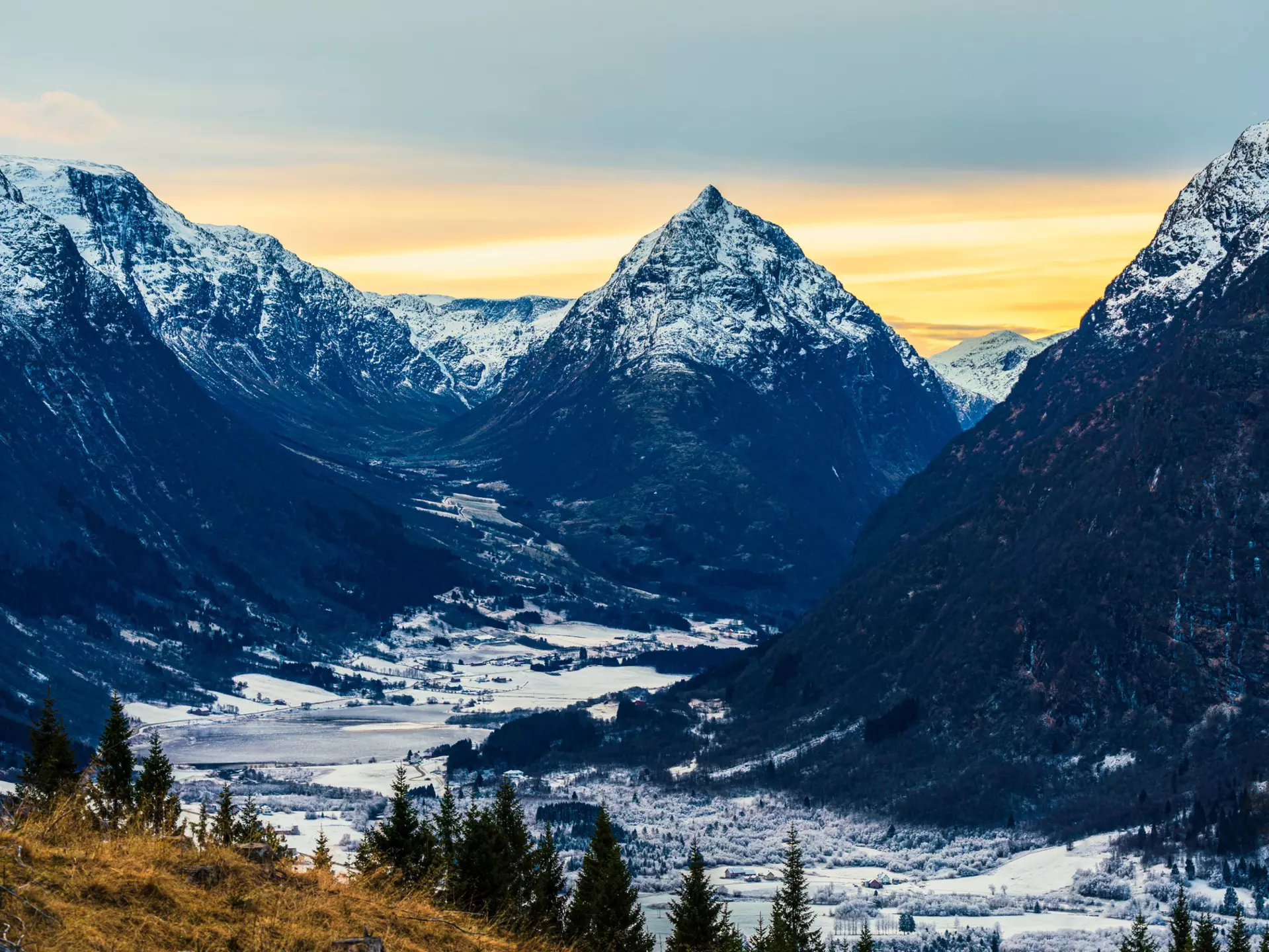 Snowcapped mountain peaks in Vestland, Norway. Sergio Formoso/Getty Images