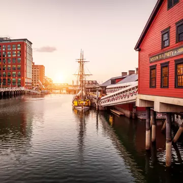 BOSTON, MA, USA - JUNE 10, 2020: Panoramic view of Boston in Massachusetts, USA at night showcasing its architecture at Boston Harbor and Financial District., License Type: media, Download Time: 2026-05-27T21:59:40.000Z, User: lonelyplanetmedia, Editorial: true, purchase_order: 65050 - Digital Destinations and Articles, job: Comp Ingestion, client: Global Publishing WIP, other: Pia Peterson
