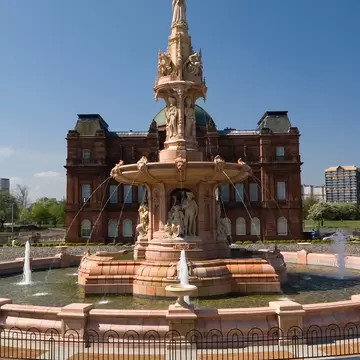 The Doulton Fountain in Glasgow Green, built in 1888, and the world's largest terracotta fountain, with the People's Palace museum behind.