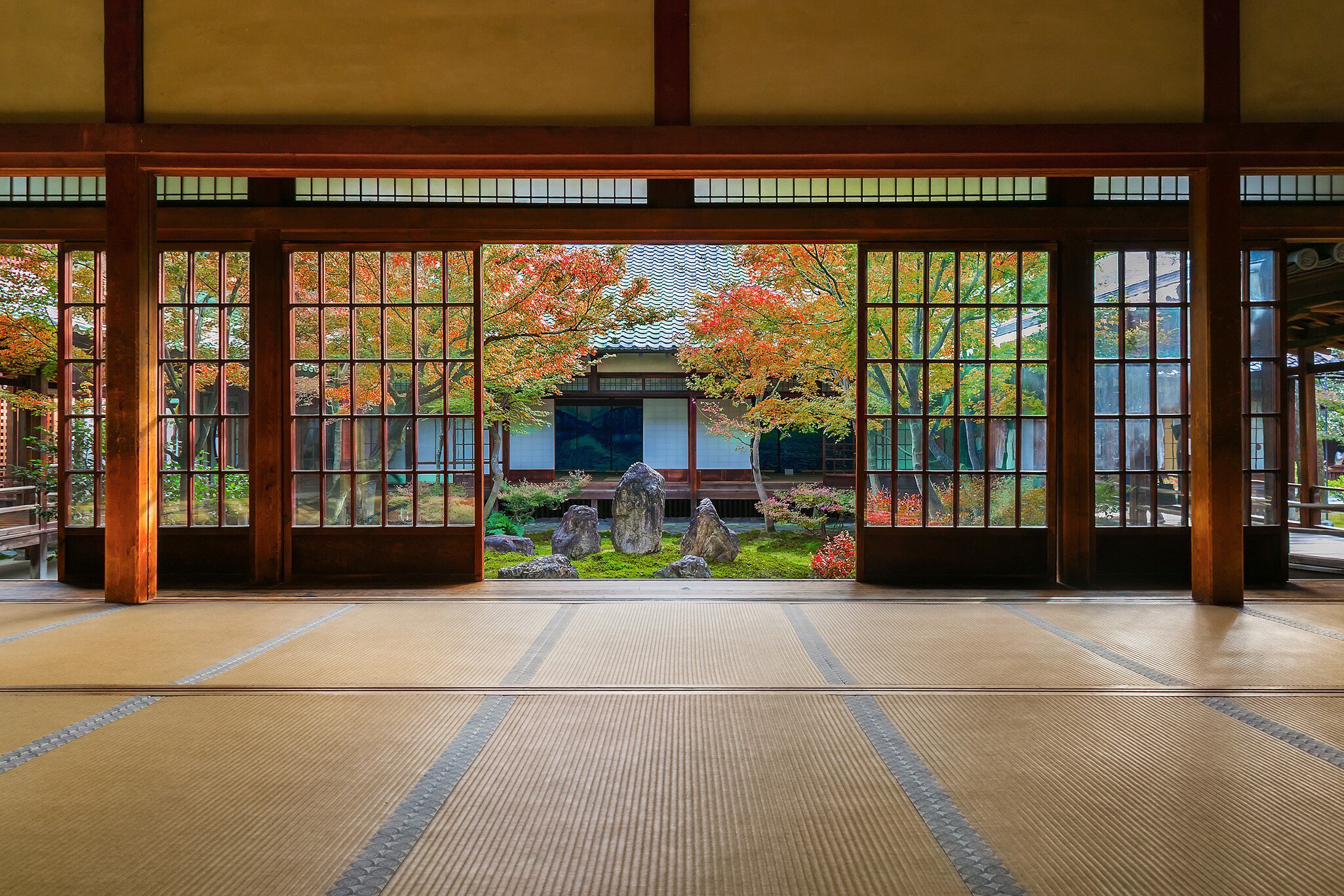 Zen Garden at Kennin-ji Temple in Kyoto, Japan    License Type: media_digital  Download Time: 2024-06-26T13:23:40.000Z  User: catalinaaragon  Is Editorial: No  purchase_order: 56530  