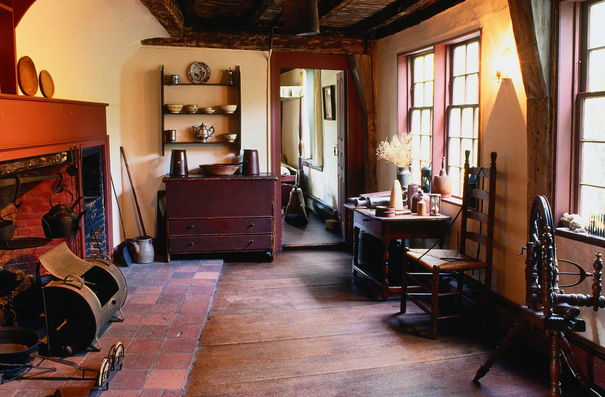 Buckman Tavern, where the Minutemen waited for the arrival of the redcoats, now a museum of colonial life.