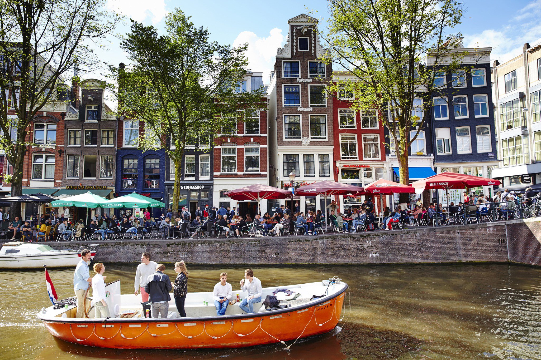 A boat travels down Oudezijds Voorburgwal, one of the city’s oldest canals.
Lonely Planet Traveller Magazine, Issue 113, May 2018, Amsterdam