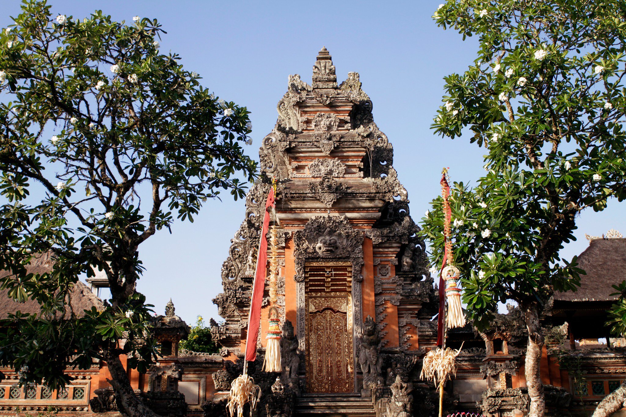 GettyImages-1187793782.jpg
Royal Palace in Ubud Bali Indonesia