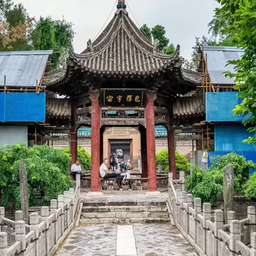 Xian, China - 06.09.2025: The Great Mosque of Xian. The largest and the most important Islamic site in China. Built from 742, the first year of Emperor Xuanrong's reign, during the Tang Dynasty., License Type: media, Download Time: 2026-08-27T15:14:53.000Z, User: LP_NZhan, Editorial: true, purchase_order: 65050 - Digital Destinations and Articles, job: App Content, client: Lonely Planet App, other: Nadine Zhan