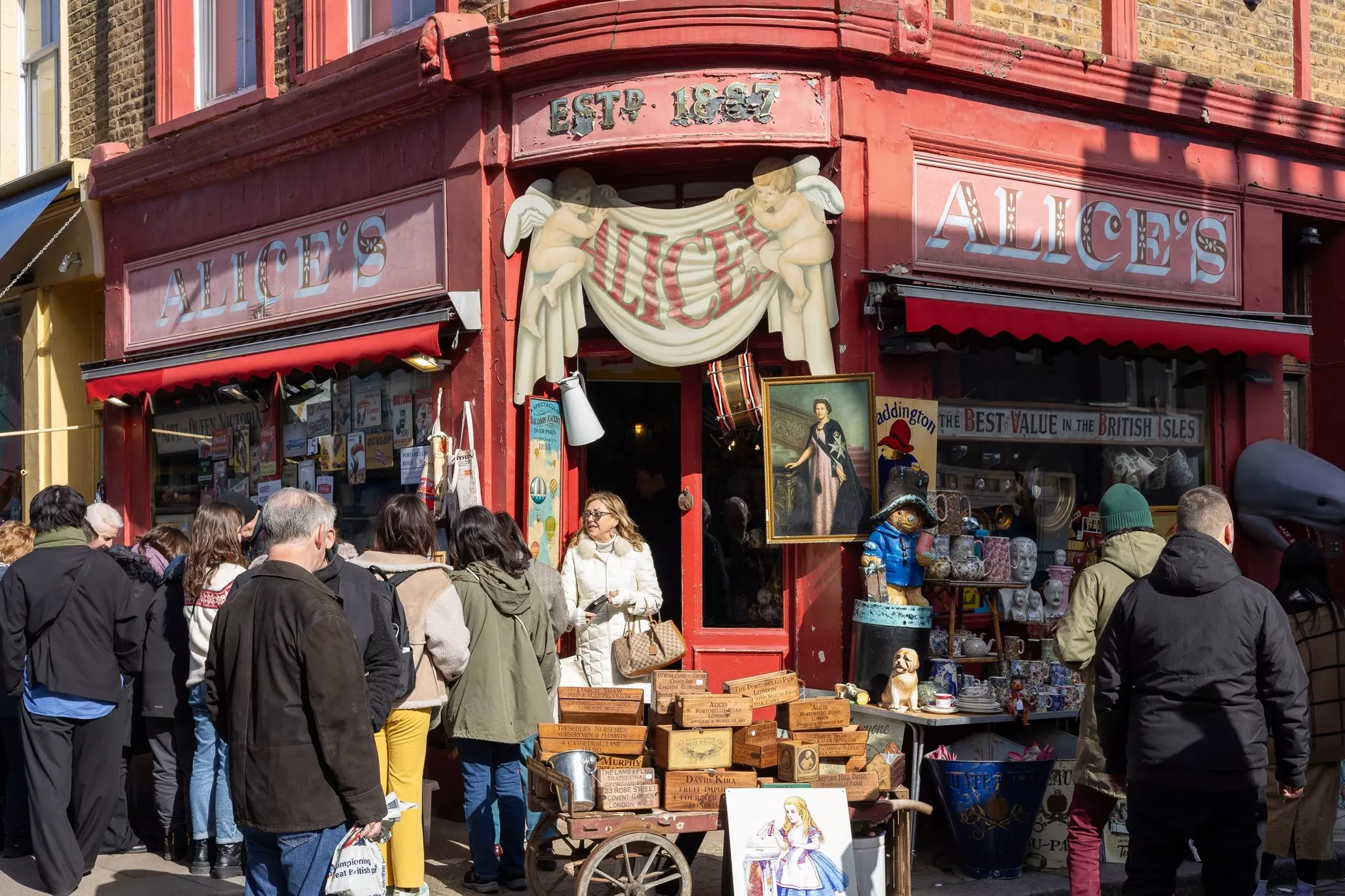 An antique shop at Portobello Road Market in Notting Hill, London. It is the world's largest antiques market.