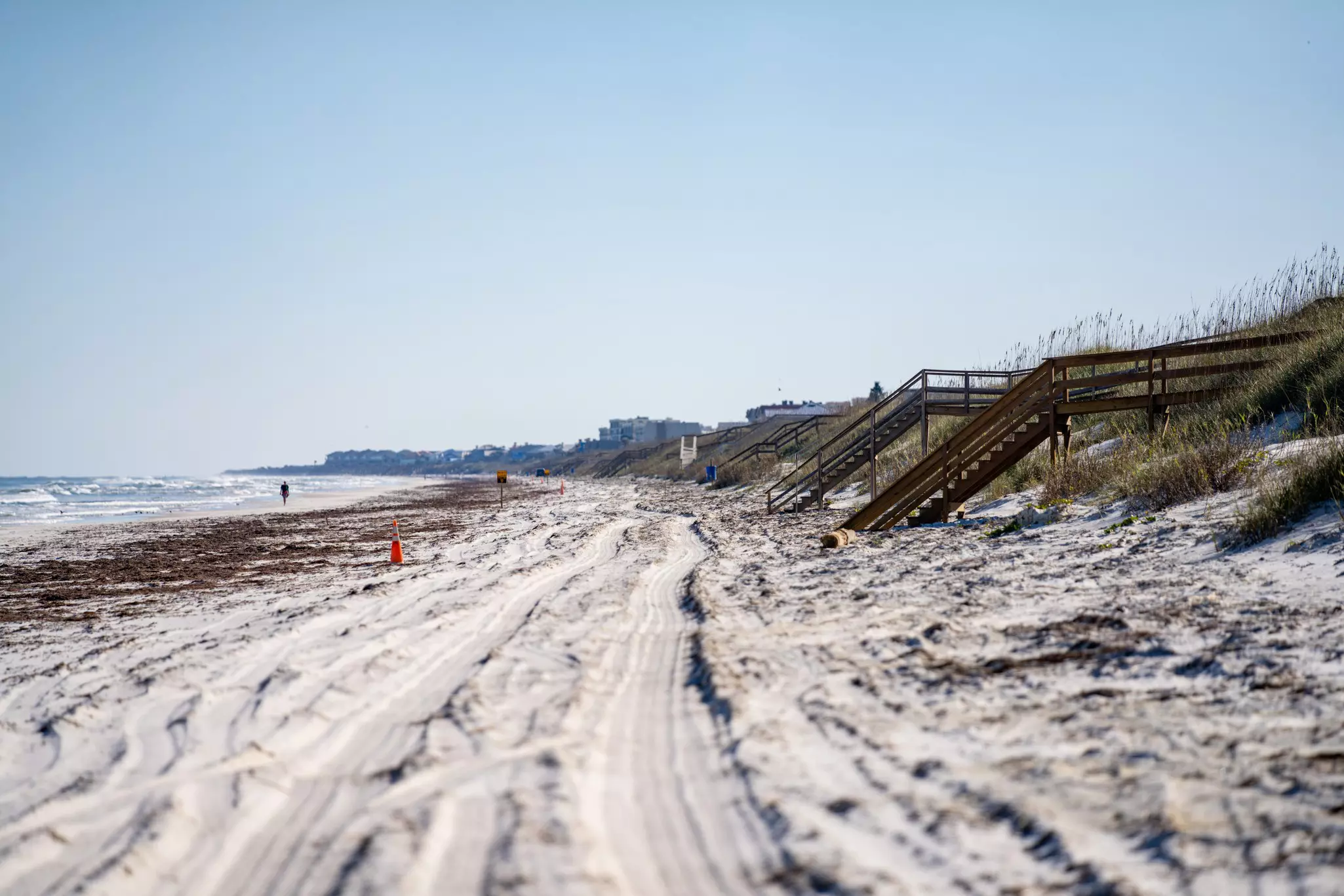 Beautiful Florida sand Crescent Beach scene.