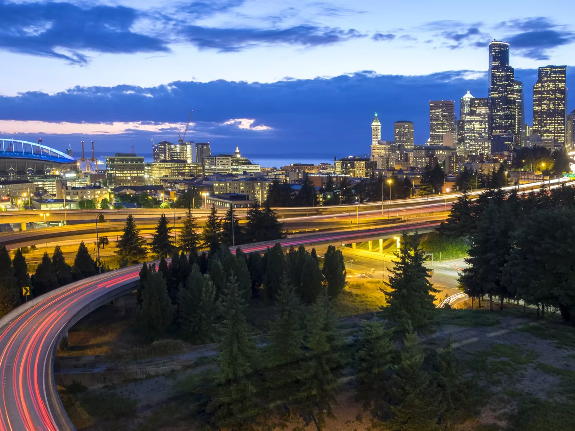 Cities, small towns, river and mountain views – this road trip from Los Angeles to Seattle has it all. Zi Yang/Getty Images