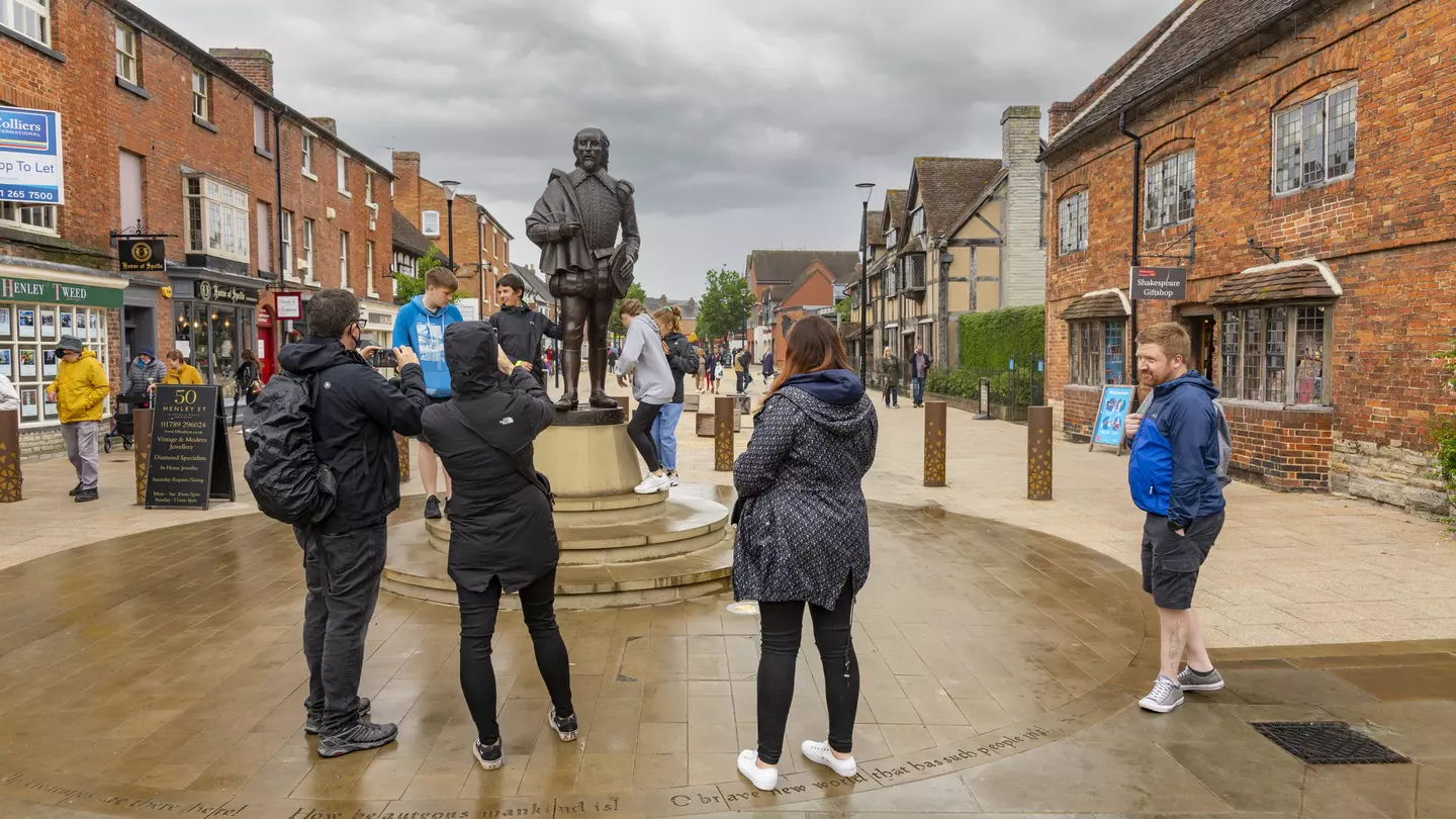 Shakespeare's Statue on Henley Street, Stratford upon Avon