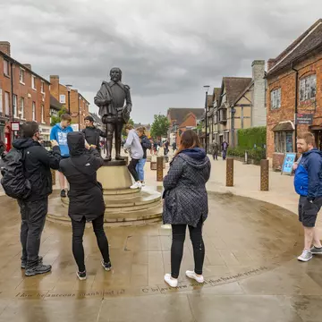 Shakespeare's Statue on Henley Street, Stratford upon Avon