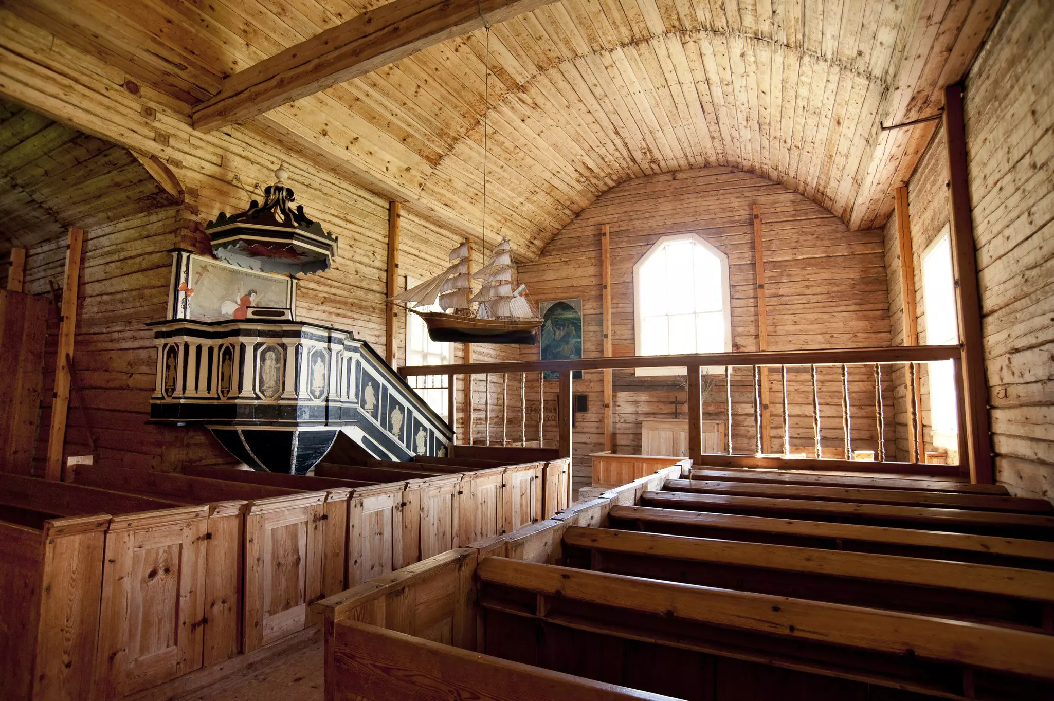 Timber-clad interior pathway of the Theodore Roosevelt Library