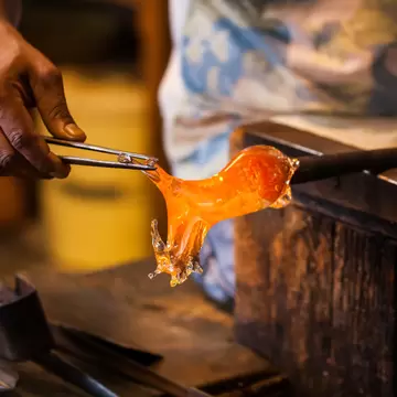 Stages of the artisanal processing of Murano glass