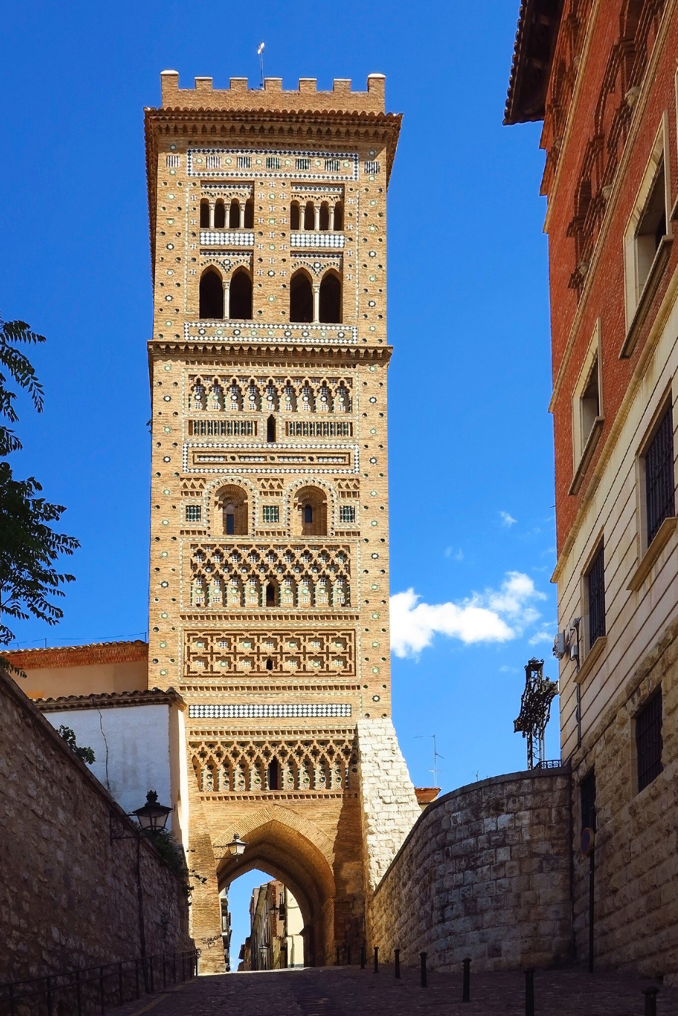 View of the Torre de San Martín on a sunny day in Teruel, Spain.