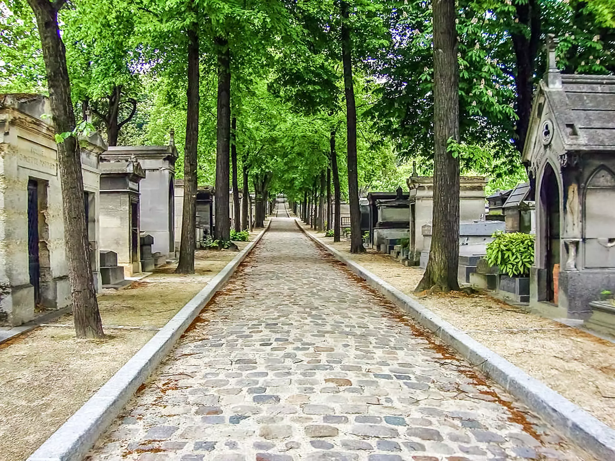 History Vacations Horizontal Europe Cemetery France Afterlife Pere Lachaise No People Photography Tourism Capital Cities
Pere Lachaise Cemetery - Paris, France